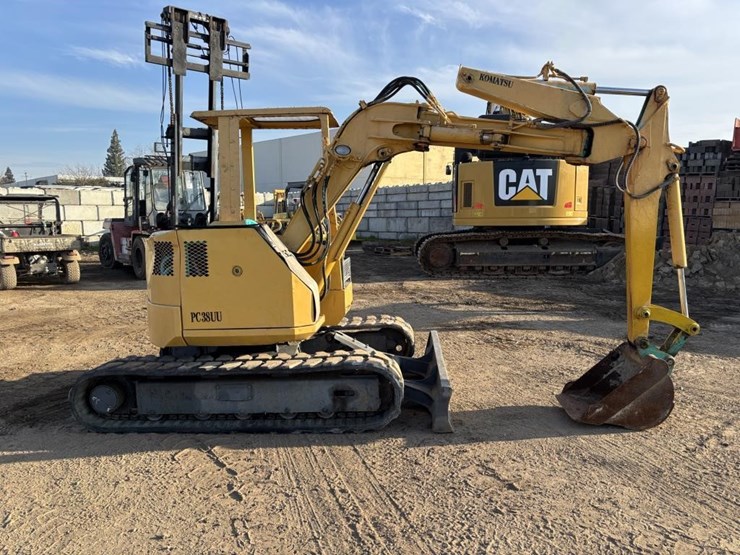 komatsu-pc38uu-1-image-7