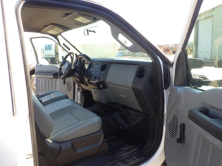 2012-ford-f550-image-6