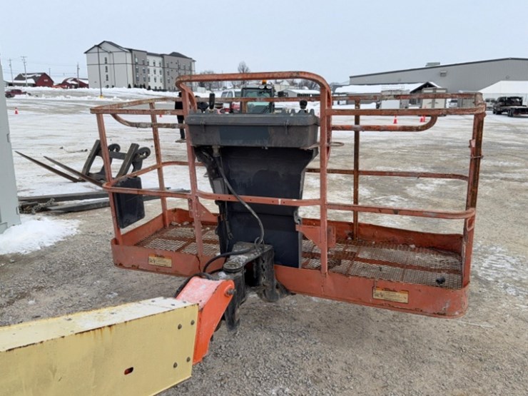 2015-jlg-400s-image-22