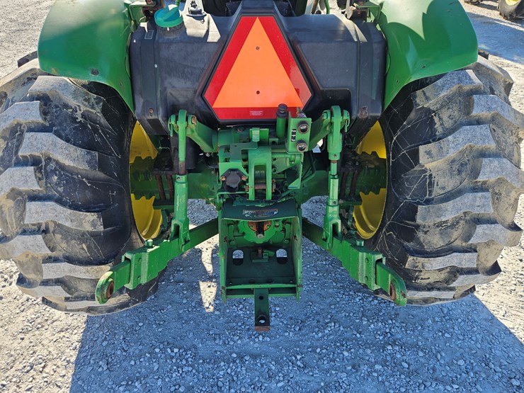 2022-john-deere-5055e-image-14