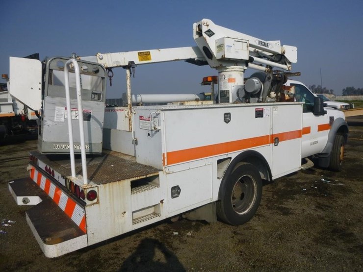 2010-ford-f550-image-3