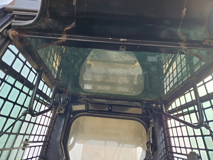 2006-john-deere-325-image-8