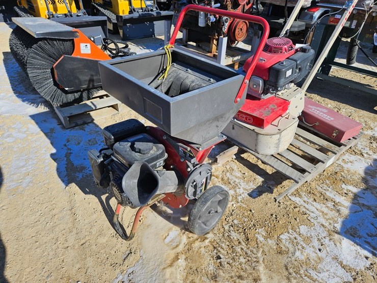 #192-•-earth-quake-wood-chipper-image-1