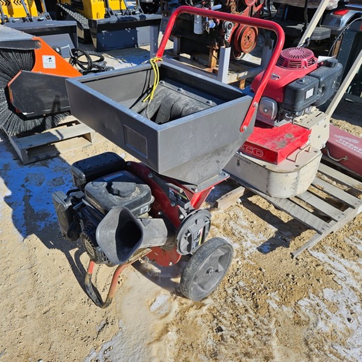 #192 • Earth Quake Wood Chipper