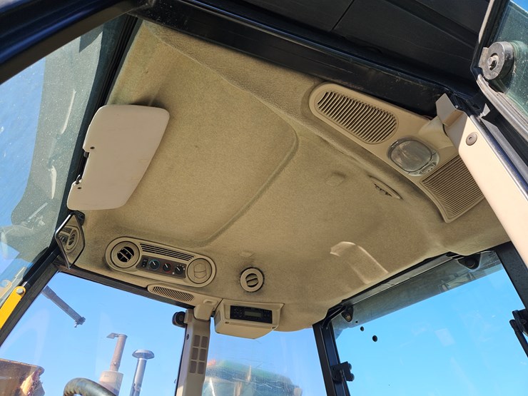 2011-john-deere-5085m-image-7