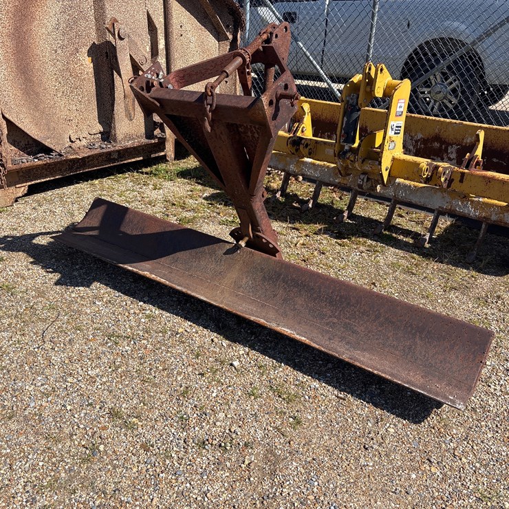 #32202 • CATEGORY 1 TRACTOR 3 POINT BLADE, 6 FT