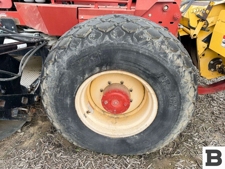 2010-new-holland-2010-image-26