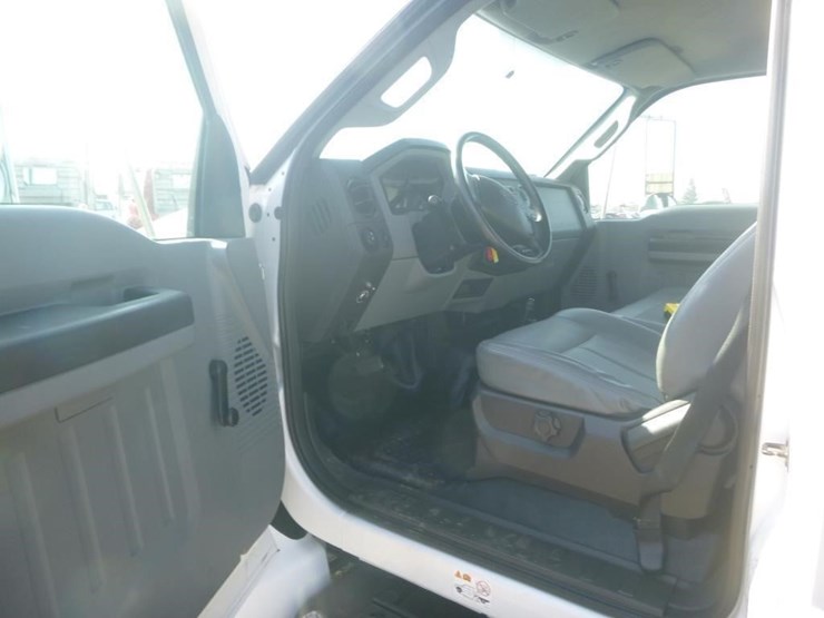 2013-ford-f650-image-11