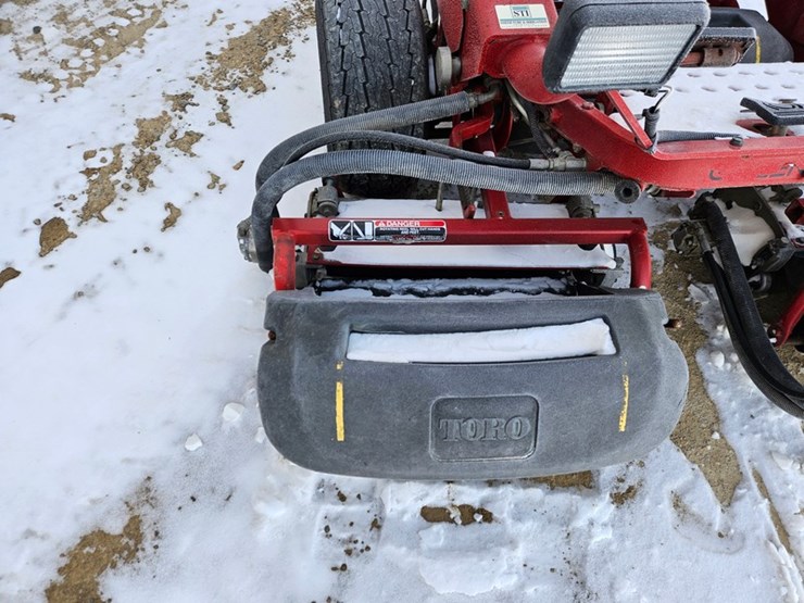 toro-greensmaster-3150-image-9