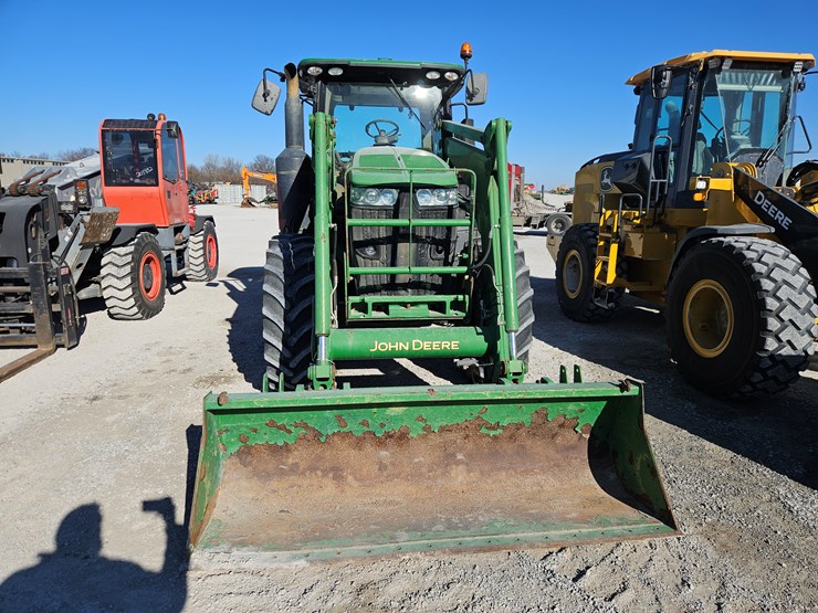 2014-john-deere-7210r-image-2
