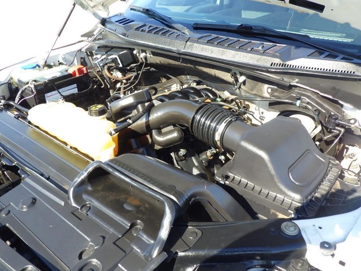 2020-ford-f150-image-10