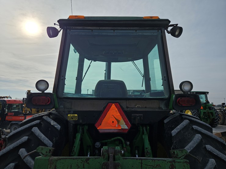 1988-john-deere-4850-image-13