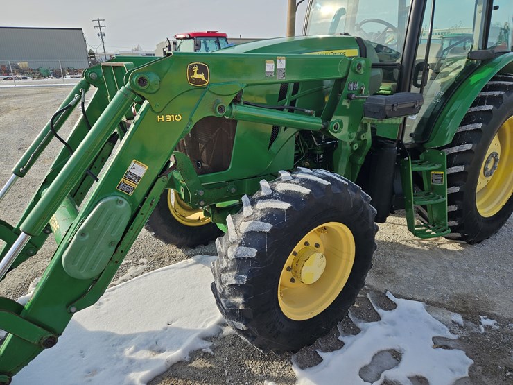 2013-john-deere-6115d-image-23