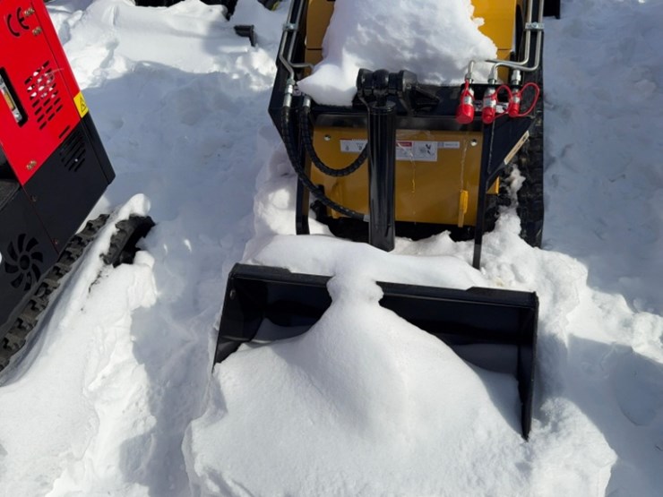 new-unused-2025-agt-model-mx-mrt14-mini-skid-steer,-13.5-hp-gas-engine,-aux.-hyd,-40"-bucket-image-6