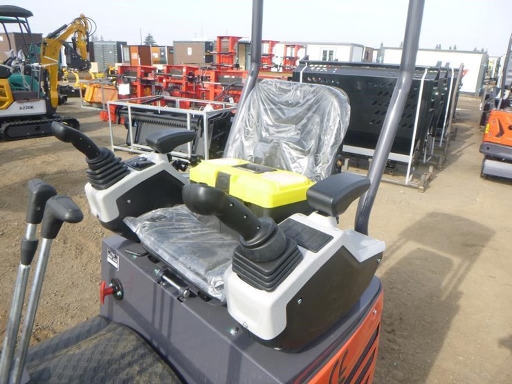 2025-agt-mx15rx-hydraulic-excavator-image-19