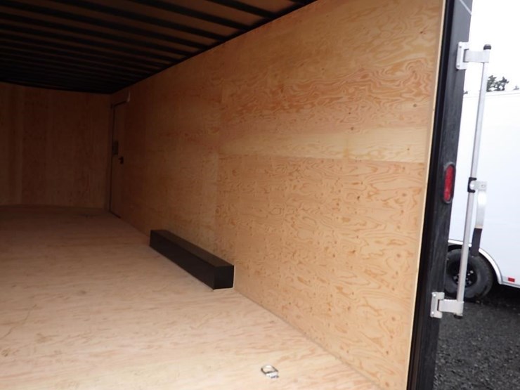 2026-royal-larct52-826v-86-t/a-enclosed-trailer-image-8