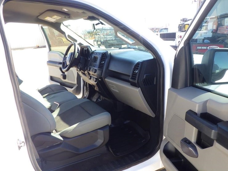 2020-ford-f150-image-6