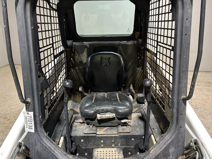 2016-bobcat-t450-image-19