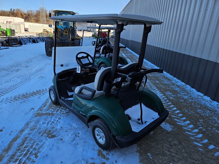 #169-•-yamaha-gas-golf-cart-image-3