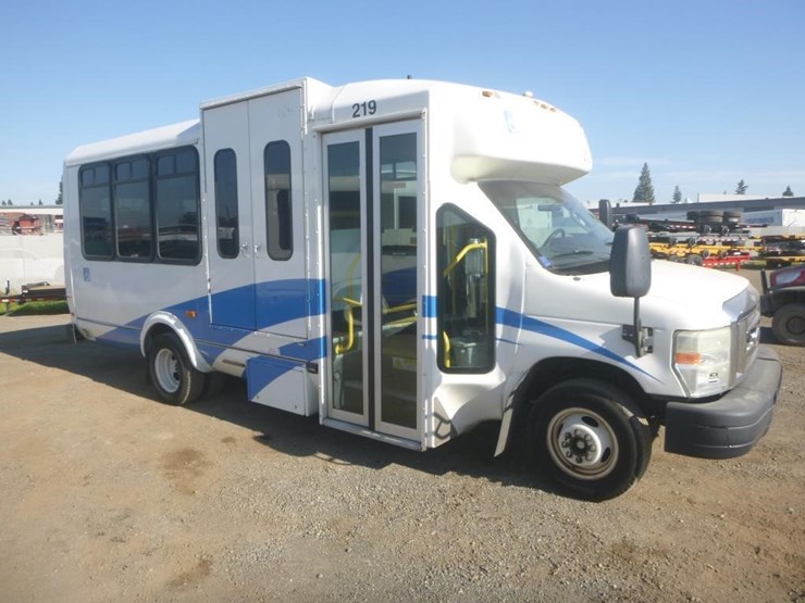 2014-ford-e450-image-2