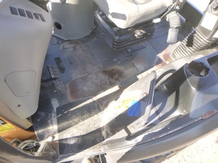 2018-case-580sn-image-32