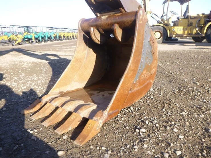 2018-case-580sn-image-24