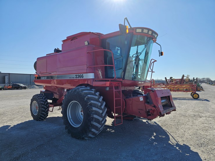 2001-case-ih-2366-image-29