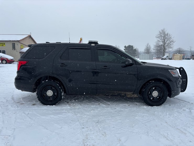 2019-ford-explorer-image-6