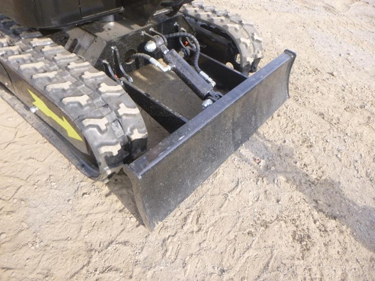 2026-vicsec-vc13-hydraulic-excavator-image-16