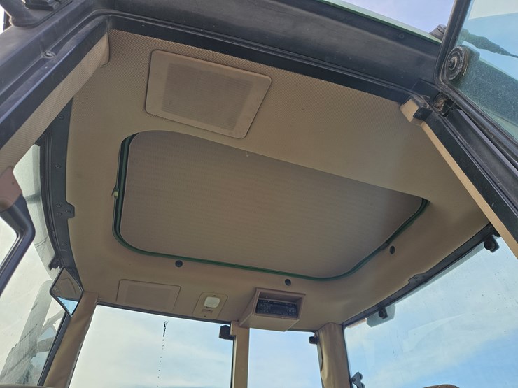 1993-john-deere-6400-image-16