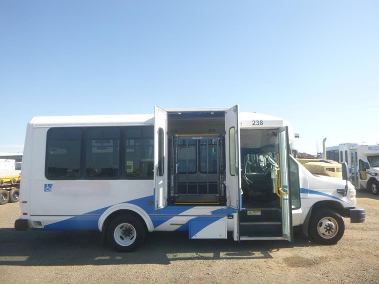 2014-ford-e450-image-6