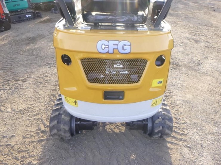 2025-agt-xz20r-hydraulic-excavator-image-17