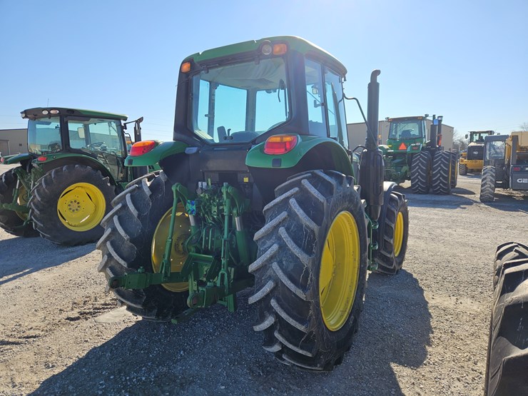 2019-john-deere-6120m-image-16
