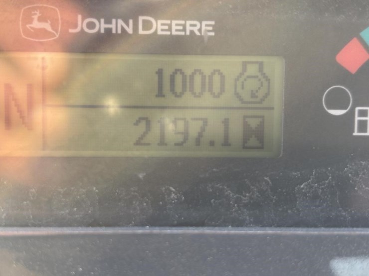 2020-deere-210l-image-63