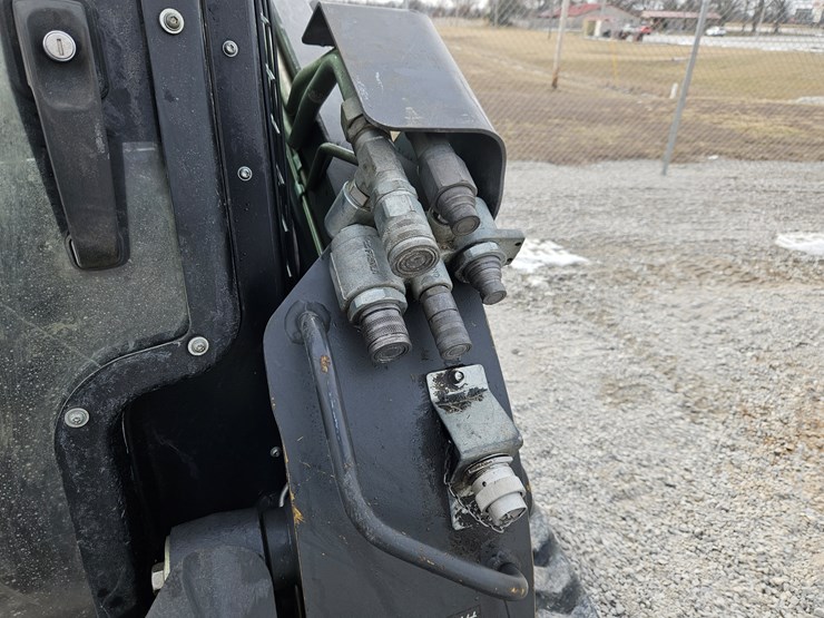 2020-new-holland-c345-image-6