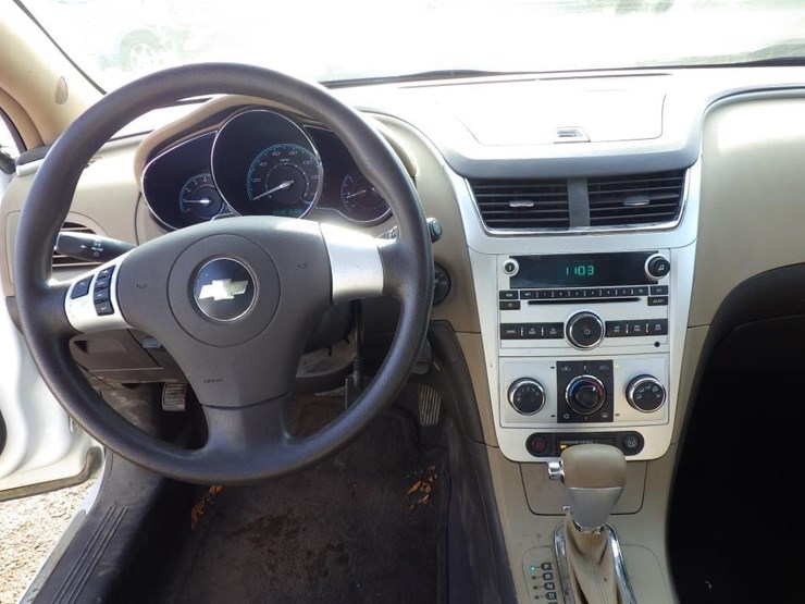 2009-chevrolet-malibu-sedan-image-9