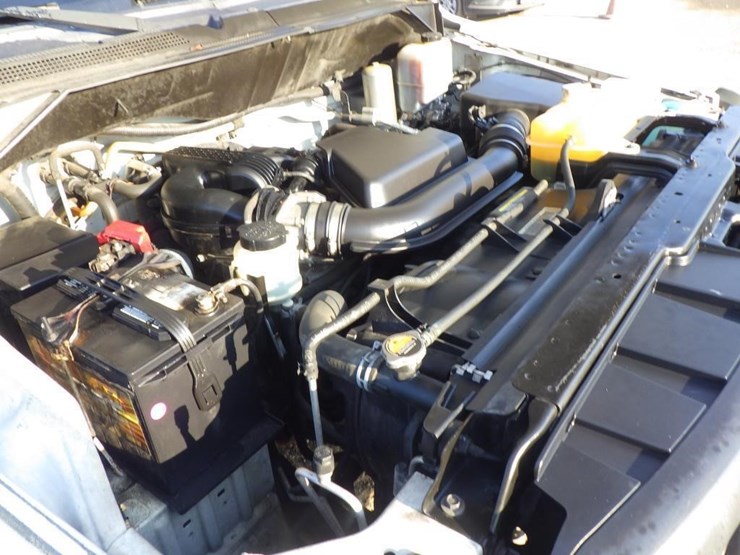 2014-nissan-nv2500hd-image-11