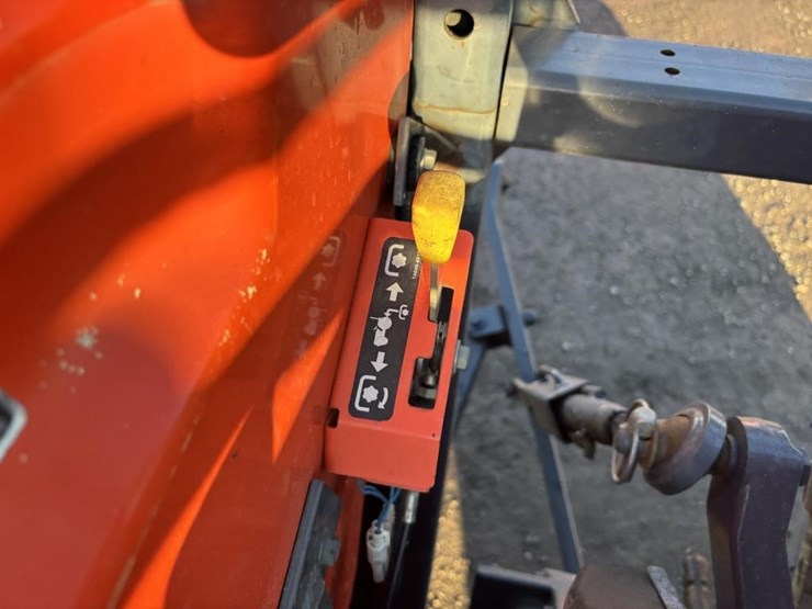 2011-kubota-mx4700-image-35