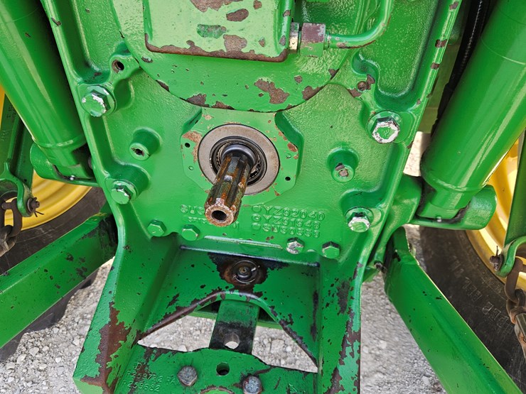 2013-john-deere-6115d-image-14