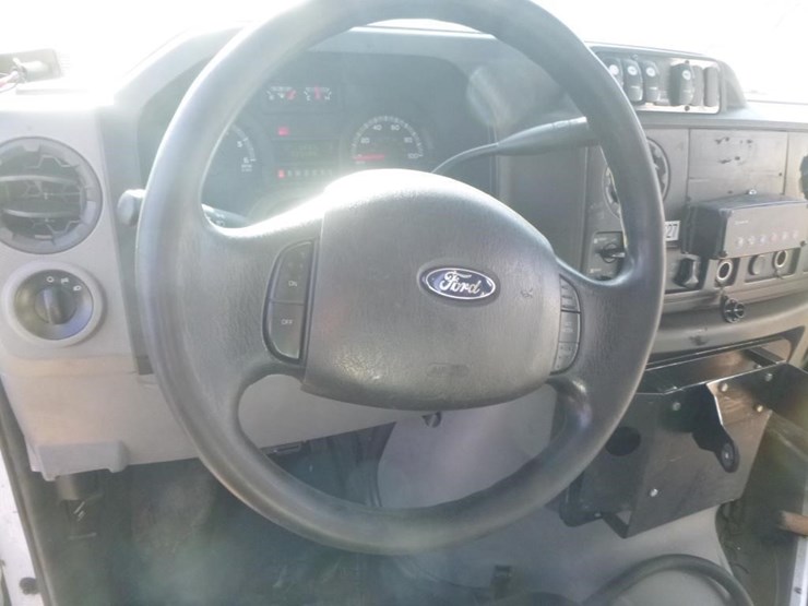 2014-ford-e450-image-9