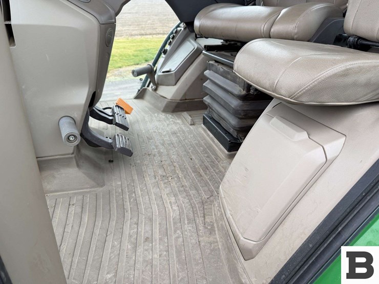2021-john-deere-7r-350-image-75