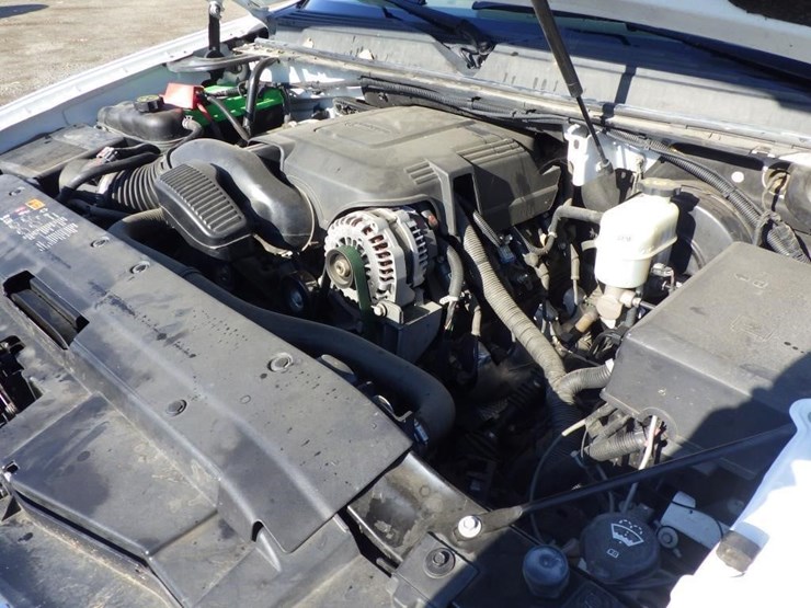 2014-chevrolet-tahoe-image-10