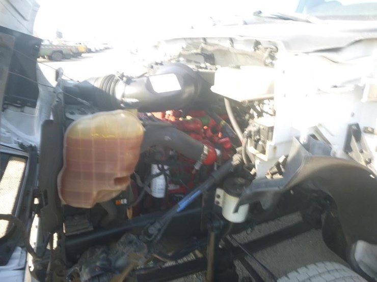 2013-ford-f650-image-17