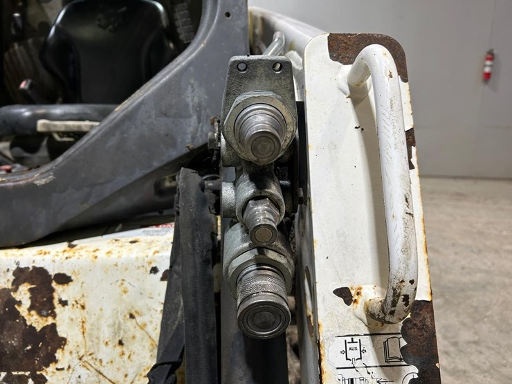 2016-bobcat-t450-image-11