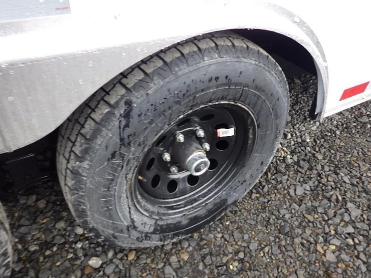 2026-royal-larct52-826v-86-t/a-enclosed-trailer-image-16