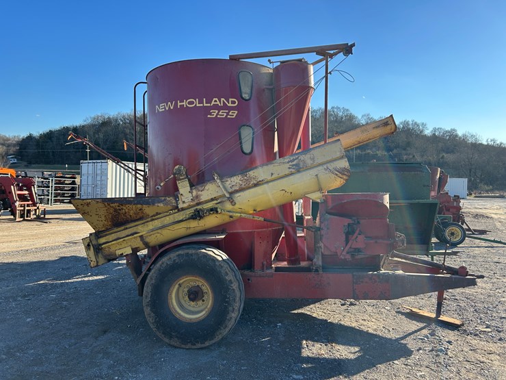 new-holland-359-image-3
