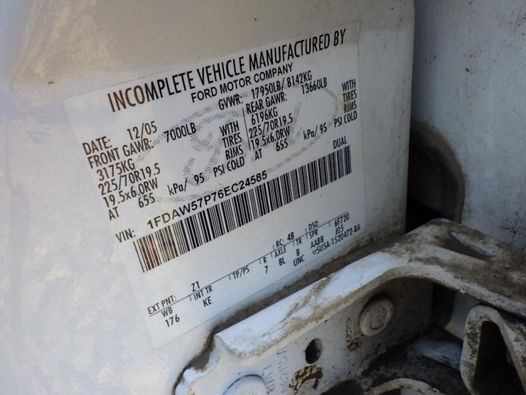 2006-ford-f550-image-41