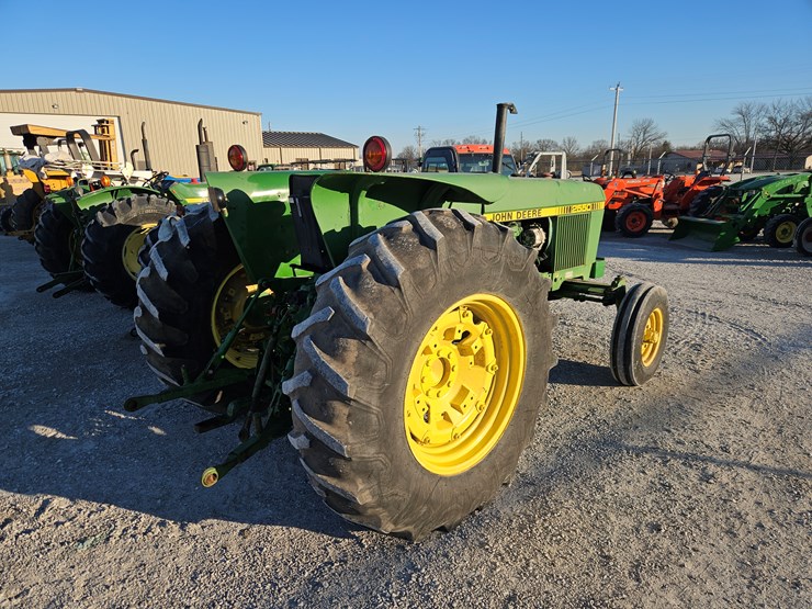 1983-john-deere-2550-image-6