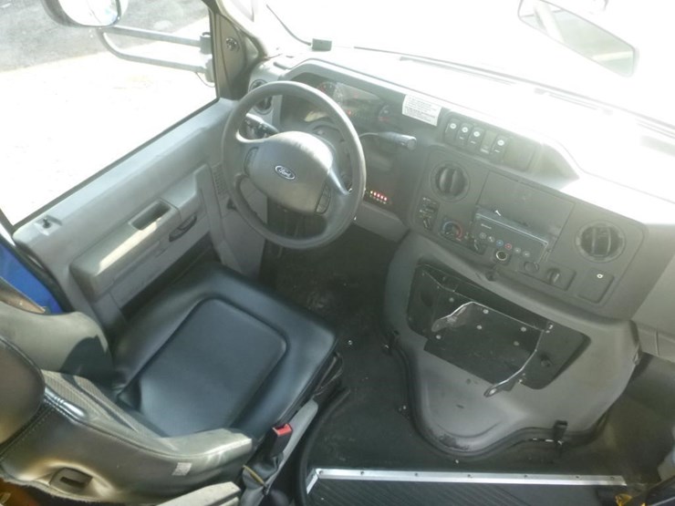 2014-ford-e450-image-8