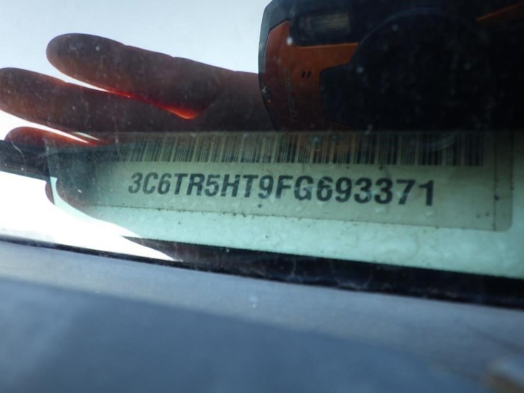 2015-dodge-2500-image-15